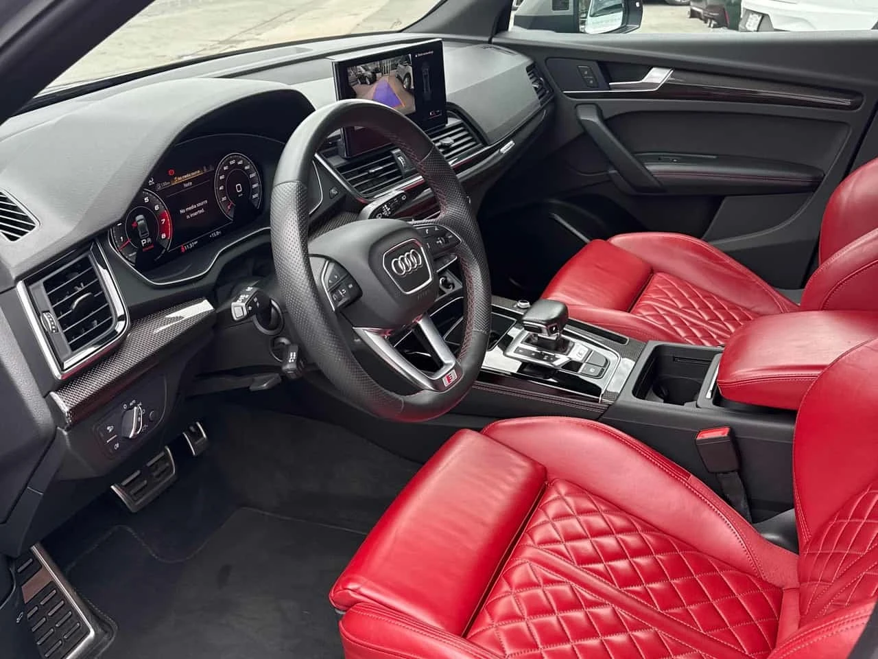 Audi SQ5 Progressiv  CARFAX, снимка 5 - Автомобили и джипове - 56655534