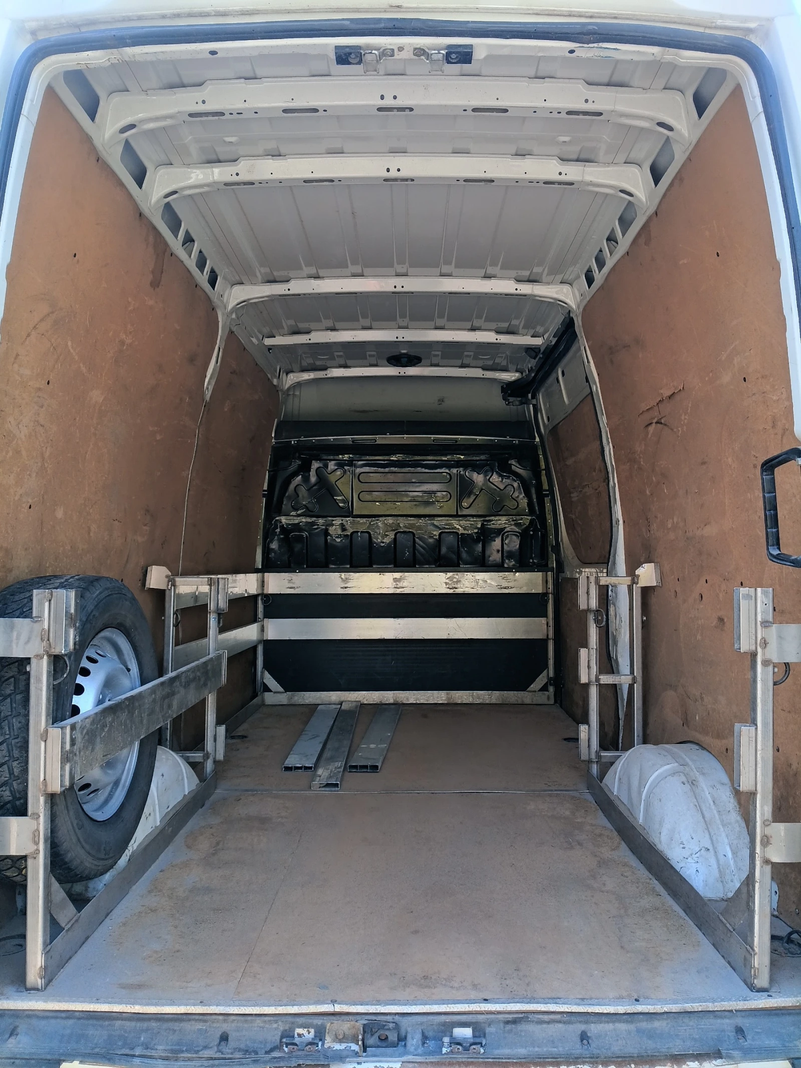 Iveco Daily 35S14 2.3D - изображение 10