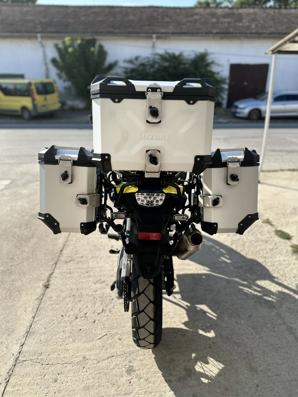 Suzuki V-strom 800  | Mobile.bg   13