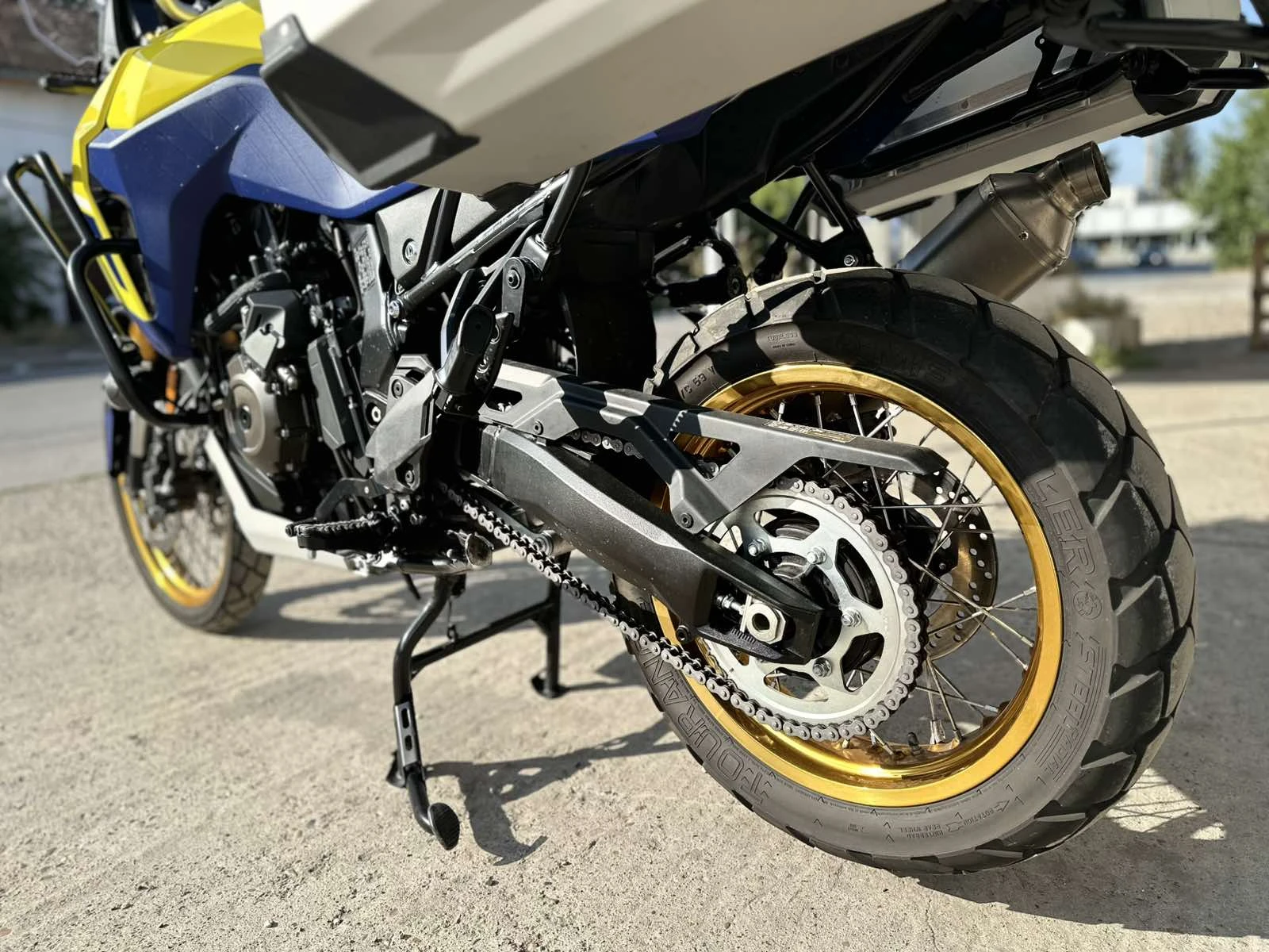 Suzuki V-strom 800  | Mobile.bg   16