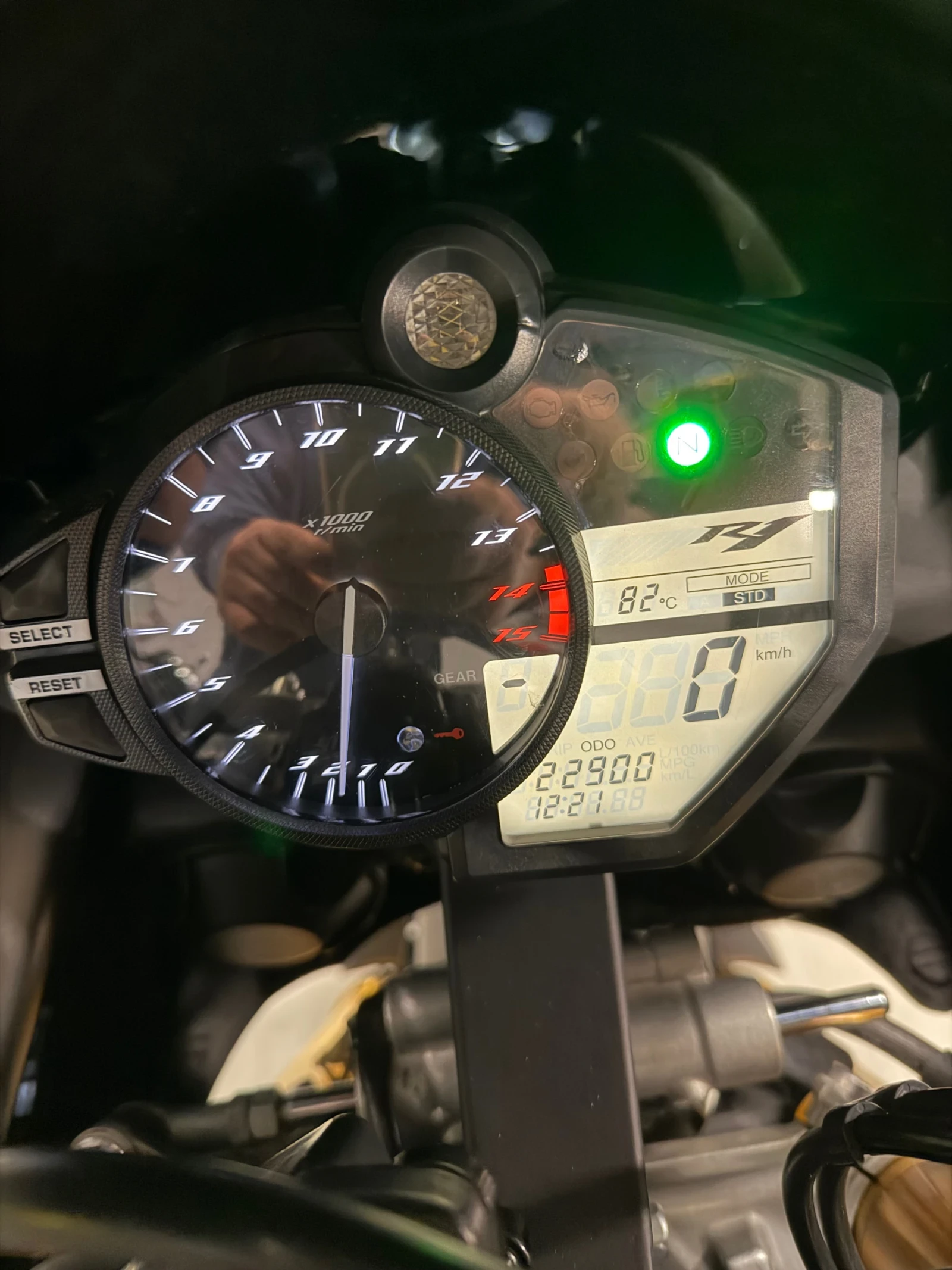 Yamaha YZF-R1 Big Bang - изображение 10