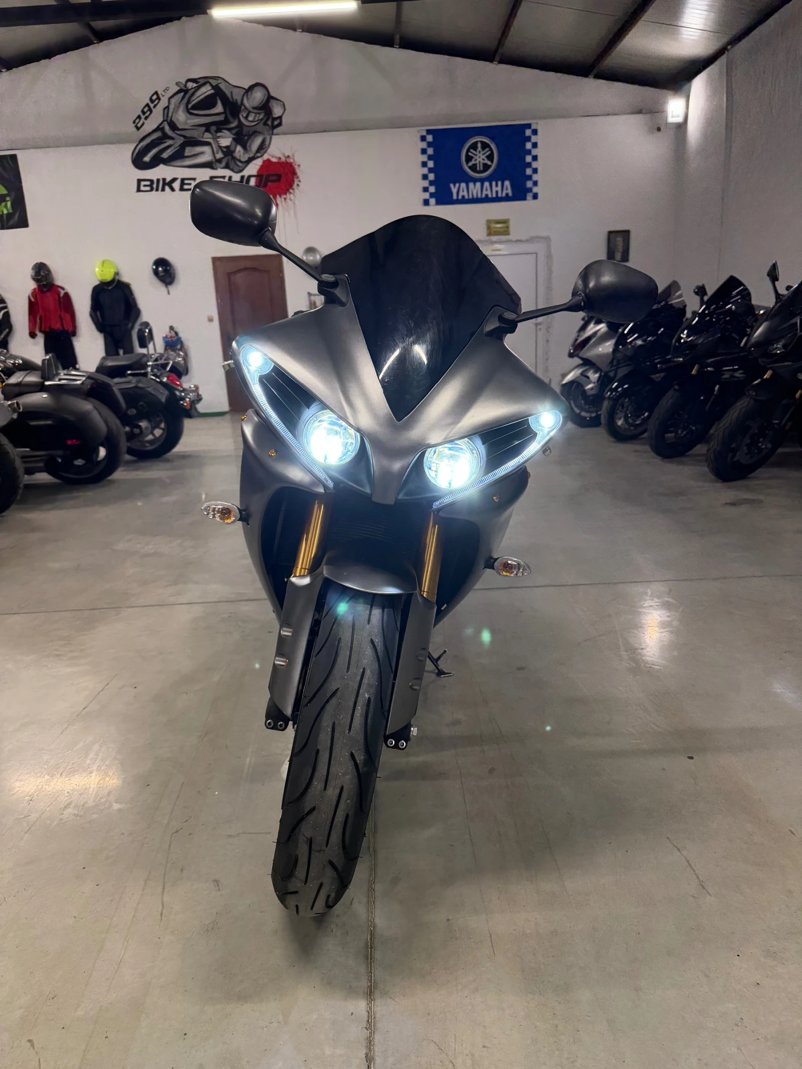 Yamaha YZF-R1 Big Bang - изображение 2