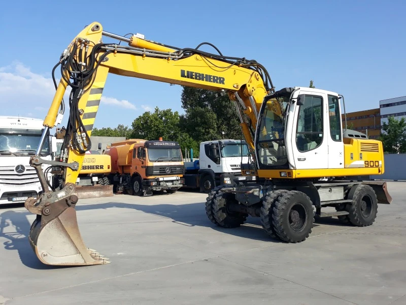 Багер Liebherr A 900 C, снимка 1 - Индустриална техника - 41484888