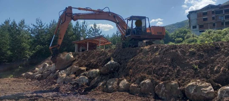 Багер Case 1088, снимка 2 - Индустриална техника - 52505831