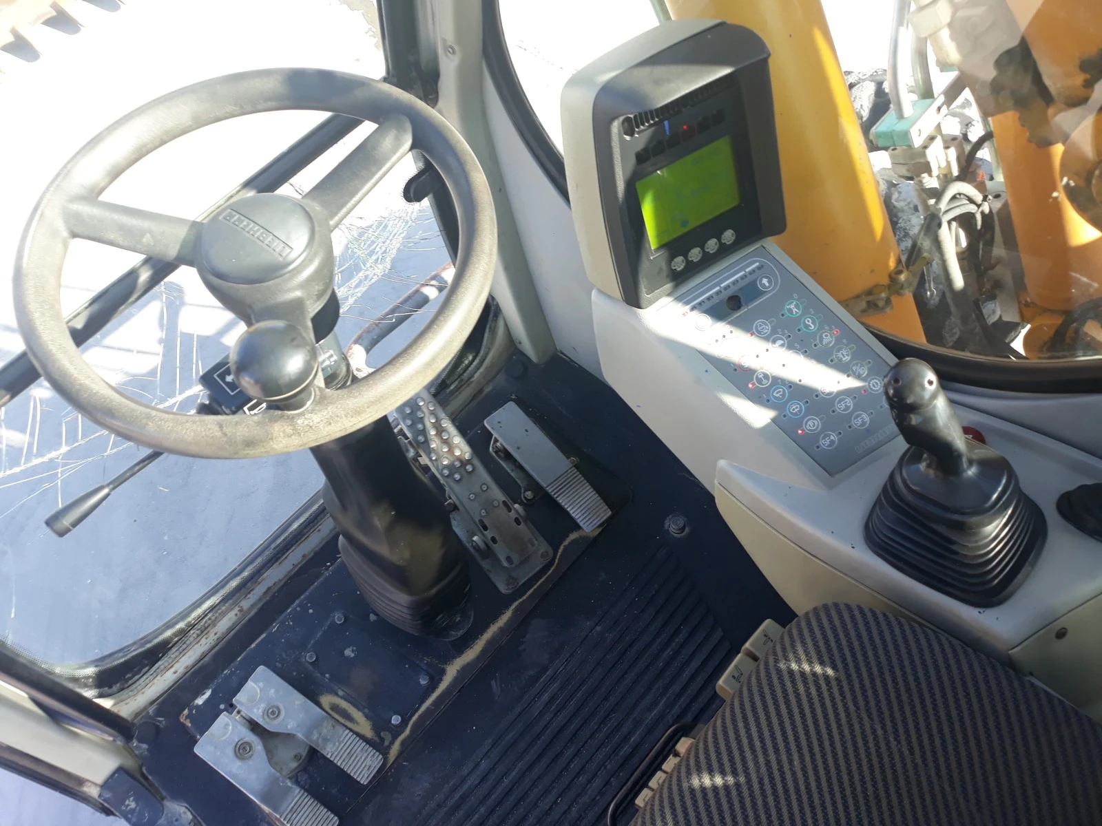  Liebherr A 900 C | Mobile.bg   15