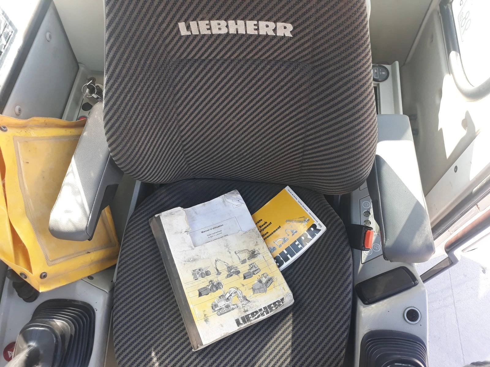  Liebherr A 900 C | Mobile.bg   14