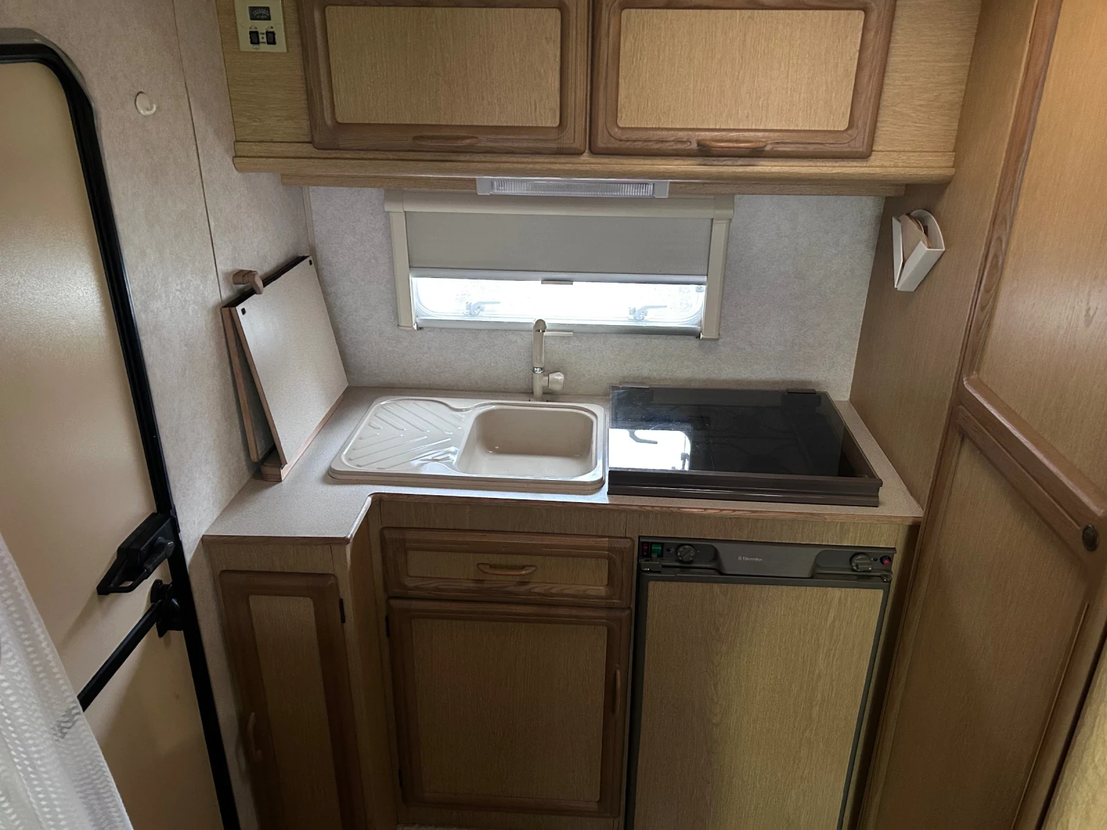 �������� Adria Hylander | Mobile.bg � ����������� 13