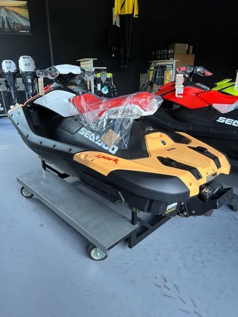 Джет Bombardier Sea Doo Spark  2-up Rotax  900 ACE  Spot Button - изображение 2