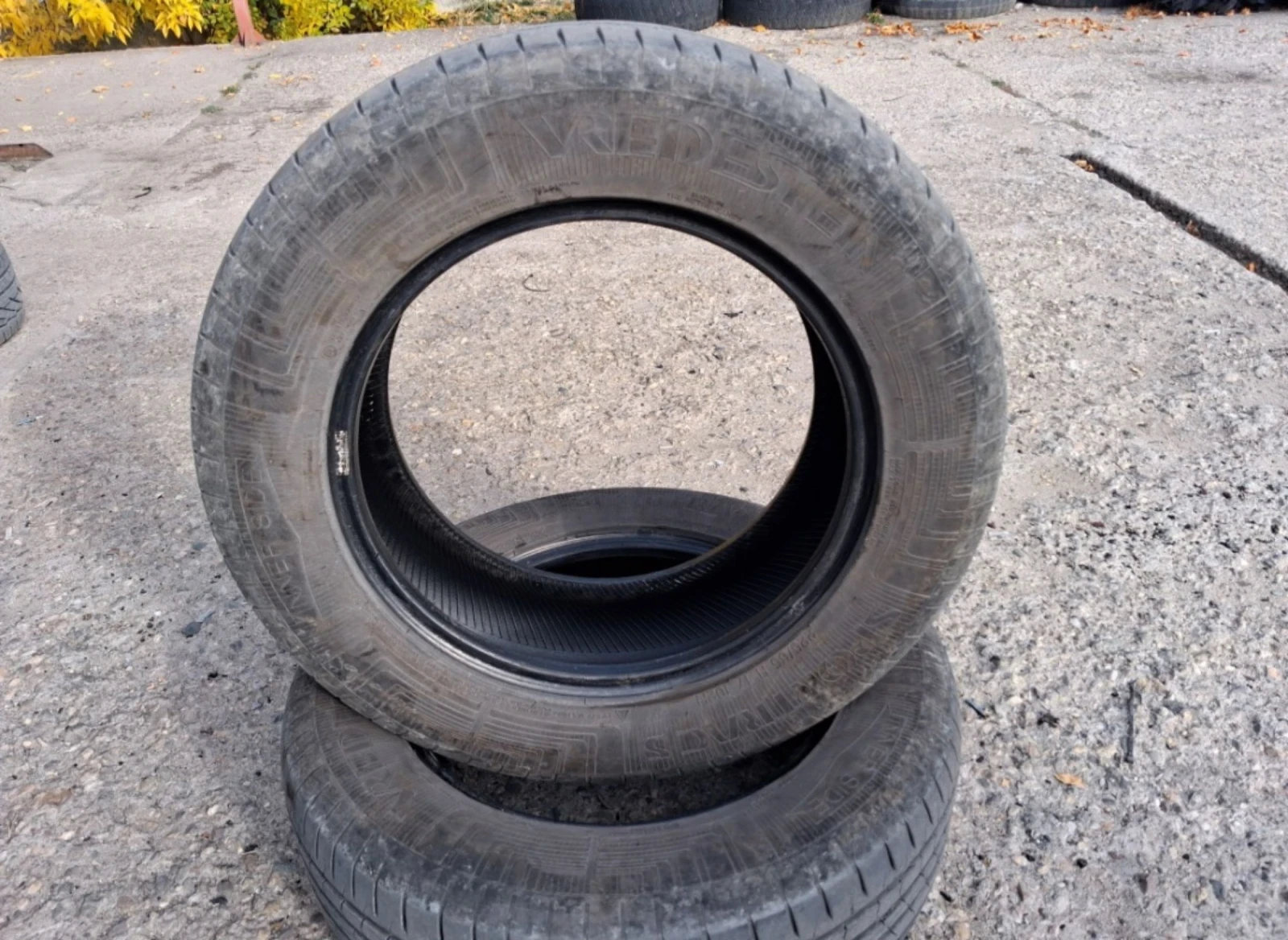 Гуми Летни 225/65R17, снимка 2 - Гуми и джанти - 54678898