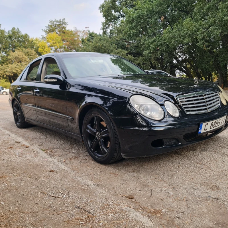 Mercedes-Benz E 220, снимка 2 - Автомобили и джипове - 49029053