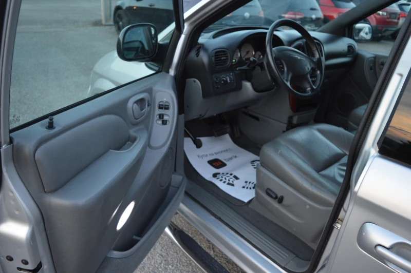 Chrysler Voyager 2.8CRDI-FULL EKSTRI, снимка 9 - Автомобили и джипове - 51609227