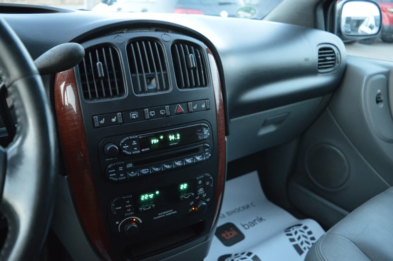 Chrysler Voyager 2.8CRDI-FULL EKSTRI, снимка 14 - Автомобили и джипове - 51609227