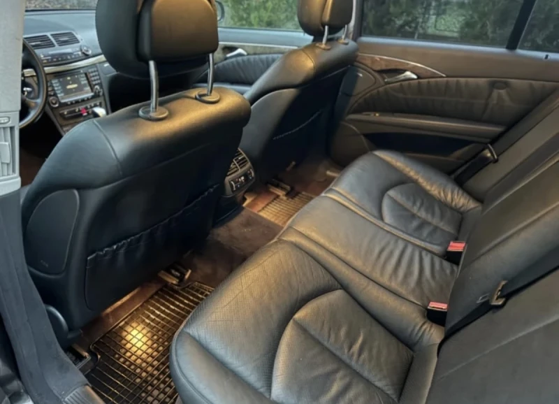 Mercedes-Benz E 320, снимка 7 - Автомобили и джипове - 52471825