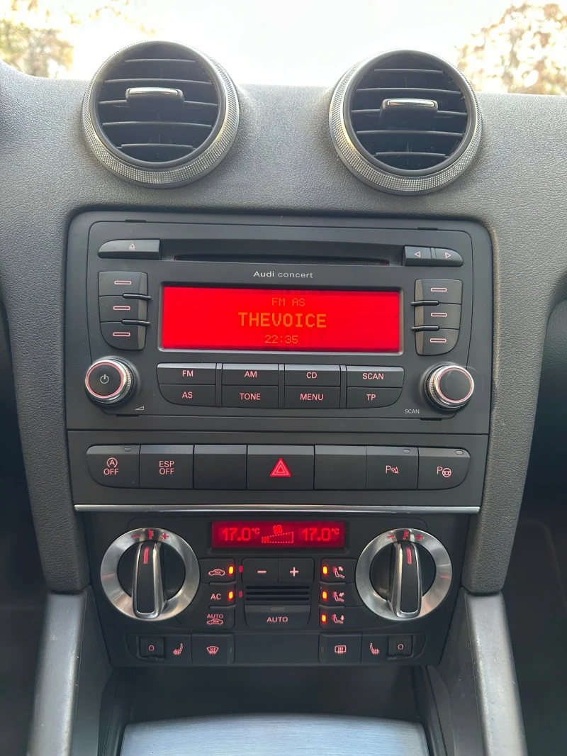 Audi A3 1.4 S-Line/Facelift/Xenon/Парктроник/Кожен салон, снимка 11 - Автомобили и джипове - 52690351
