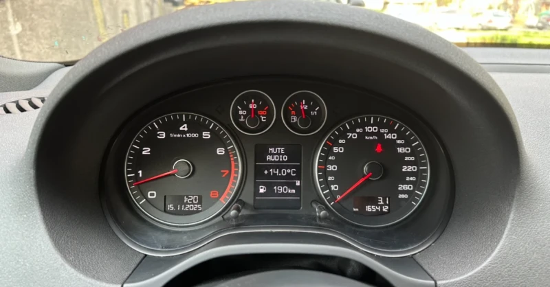Audi A3 1.4 S-Line/Facelift/Xenon/Парктроник/Кожен салон, снимка 13 - Автомобили и джипове - 52690351