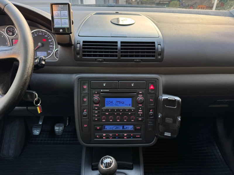 VW Sharan 2.0TDi-Business, снимка 11 - Автомобили и джипове - 53156451