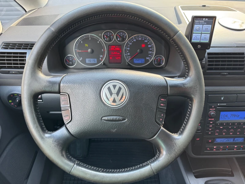 VW Sharan 2.0TDi-Business, снимка 10 - Автомобили и джипове - 53156451