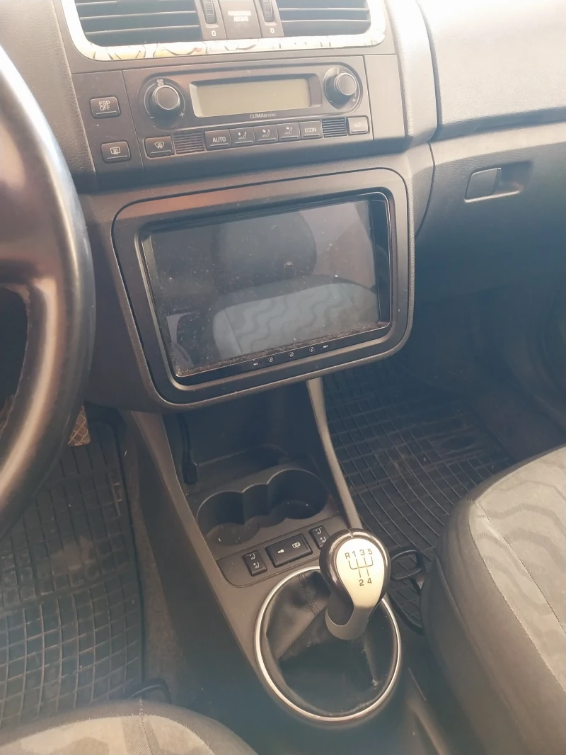 Skoda Fabia 1.4, снимка 9 - Автомобили и джипове - 53162611