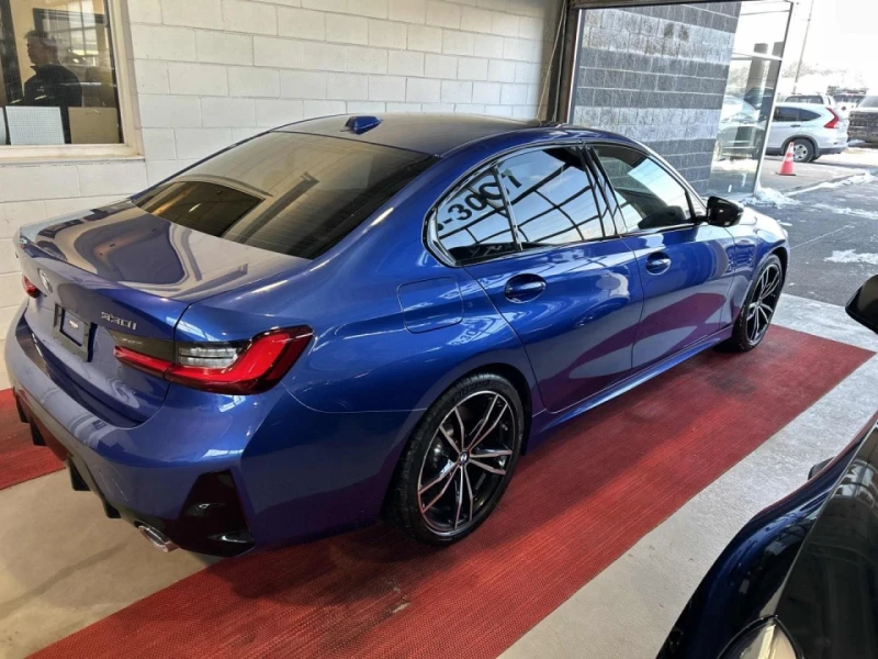 BMW 330 M-pkg* Shadow* Harman/Kardon* Подгрев* Пано* Ambie, снимка 3 - Автомобили и джипове - 53260086