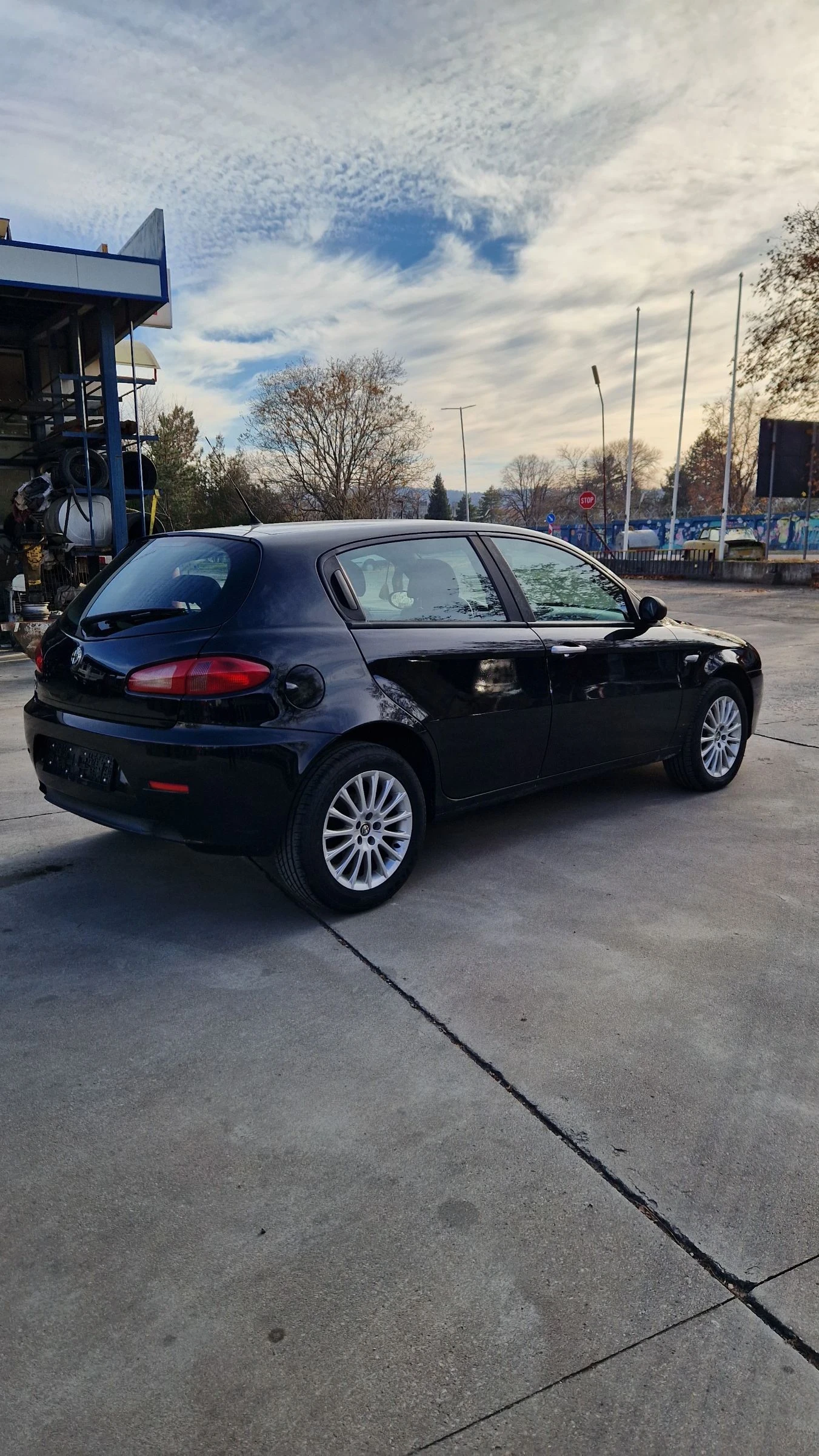 Alfa Romeo 147 1.6 Twin Spark 104к.с. - изображение 5