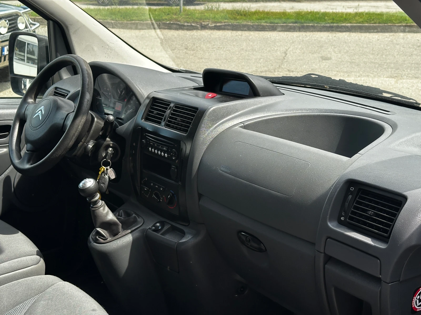 Citroen Jumpy 2.0HDI/ 9 МЕСТА - изображение 8