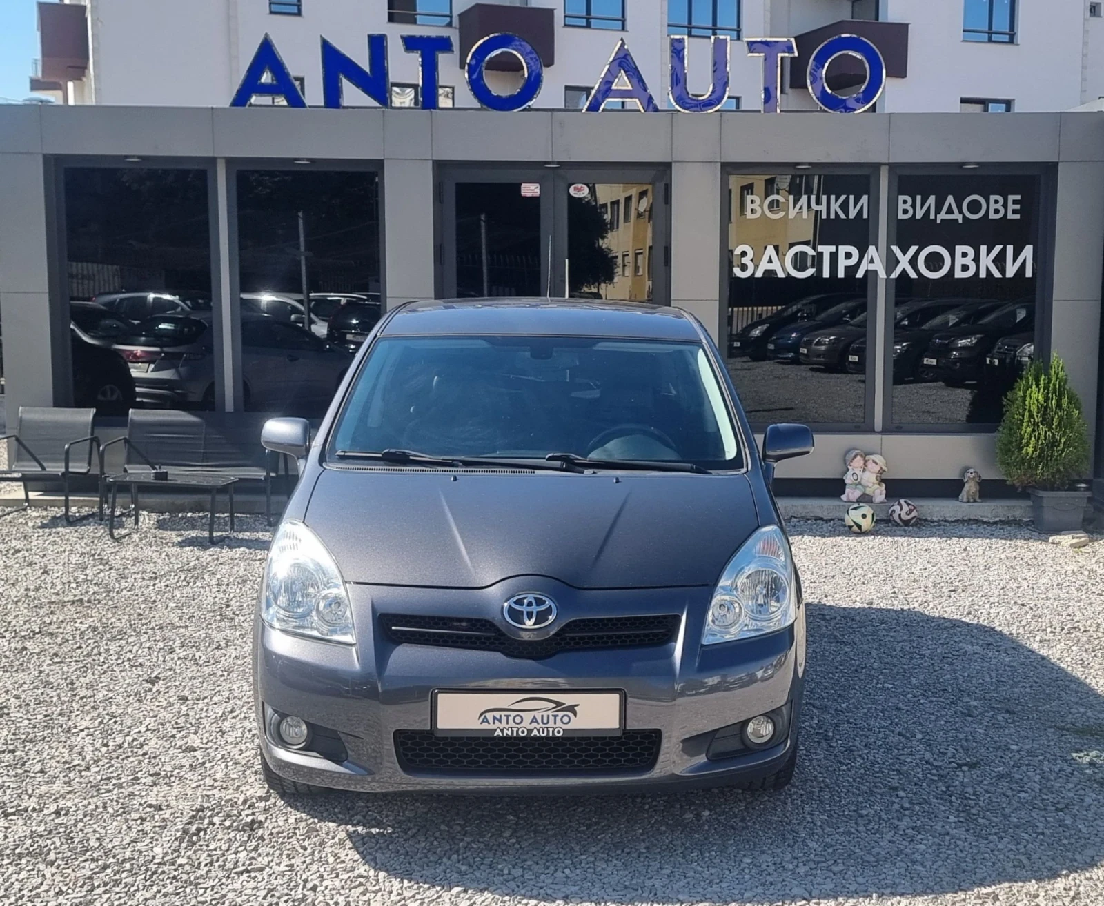 Toyota Corolla verso 1.8  VVT-i Фейслифт, Кожа, Навигация! - изображение 2