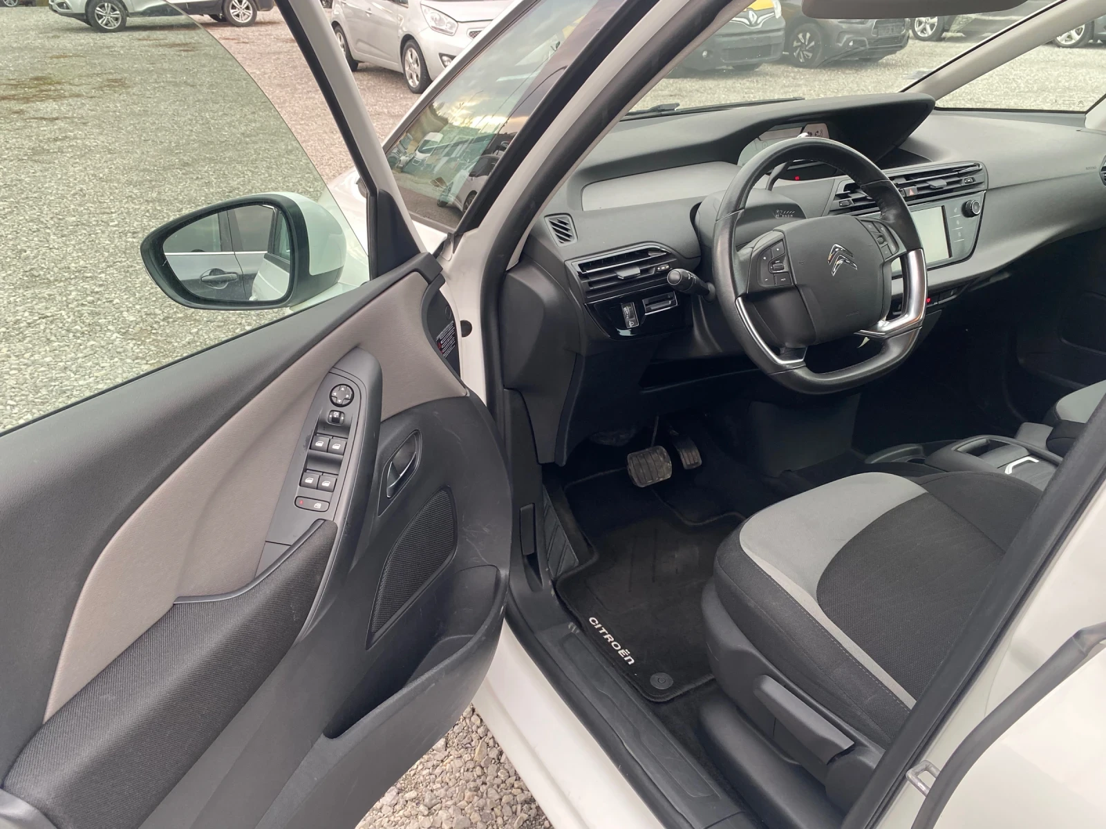 Citroen C4 Picasso 1.6D 2015/11M 120HP EVRO6B AUTO * NAVI  - изображение 9