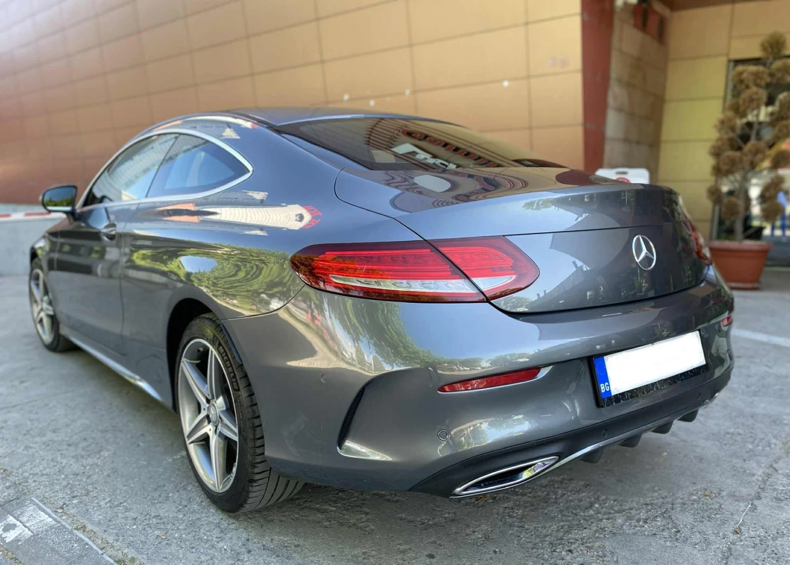 Mercedes-Benz C 220 AMG / 4-MATIC / CAM360 / PANO / 9G | Mobile.bg � ����������� 4