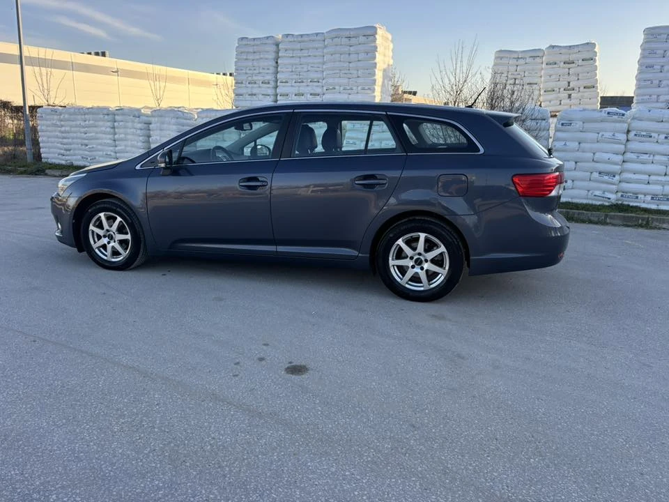 Toyota Avensis 1, 8 БЕНЗИН EURO5, снимка 6 - Автомобили и джипове - 53804226