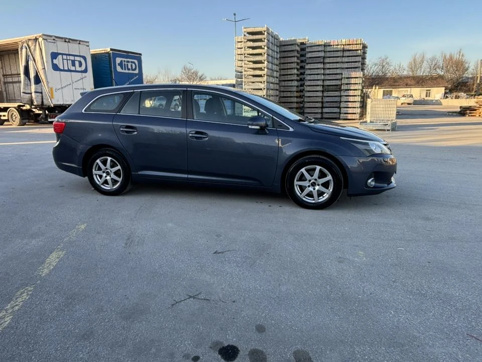 Toyota Avensis 1, 8 БЕНЗИН EURO5, снимка 7 - Автомобили и джипове - 53804226