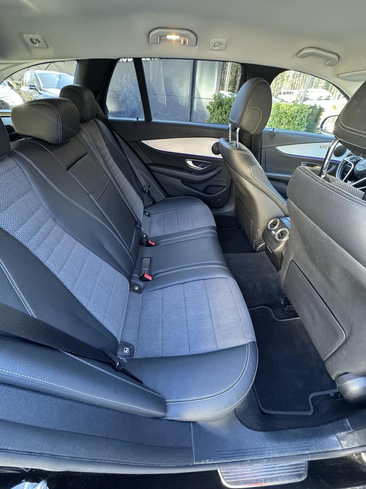 Mercedes-Benz E 300 DE, снимка 11 - Автомобили и джипове - 53826415