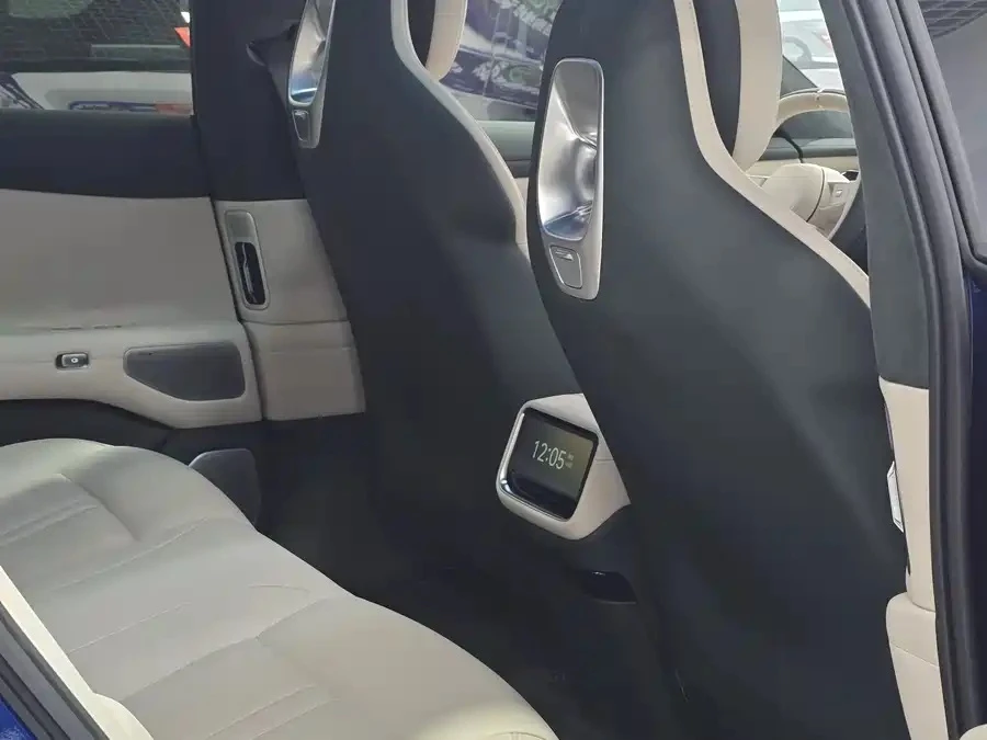 Xiaomi YU7 Max 101.7 kWh, снимка 14 - Автомобили и джипове - 53887693