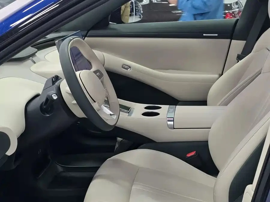 Xiaomi YU7 Max 101.7 kWh, снимка 8 - Автомобили и джипове - 53887693