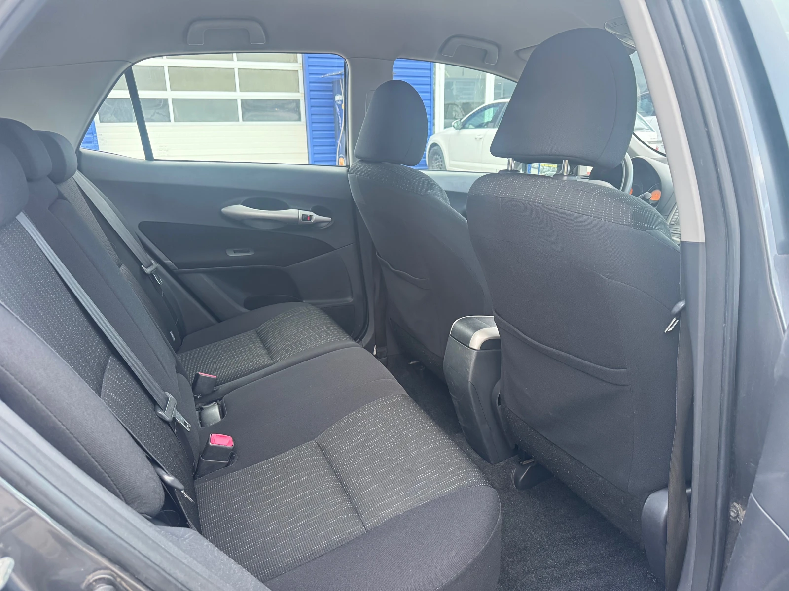 Toyota Auris 2.0D4D, снимка 10 - Автомобили и джипове - 54031019