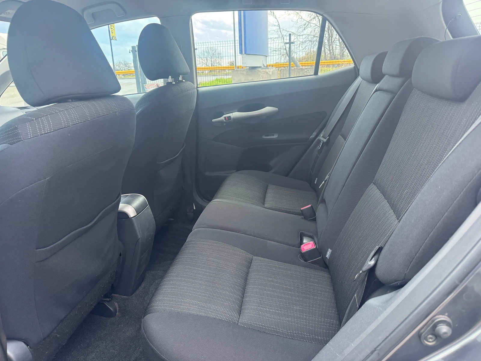 Toyota Auris 2.0D4D, снимка 11 - Автомобили и джипове - 54031019