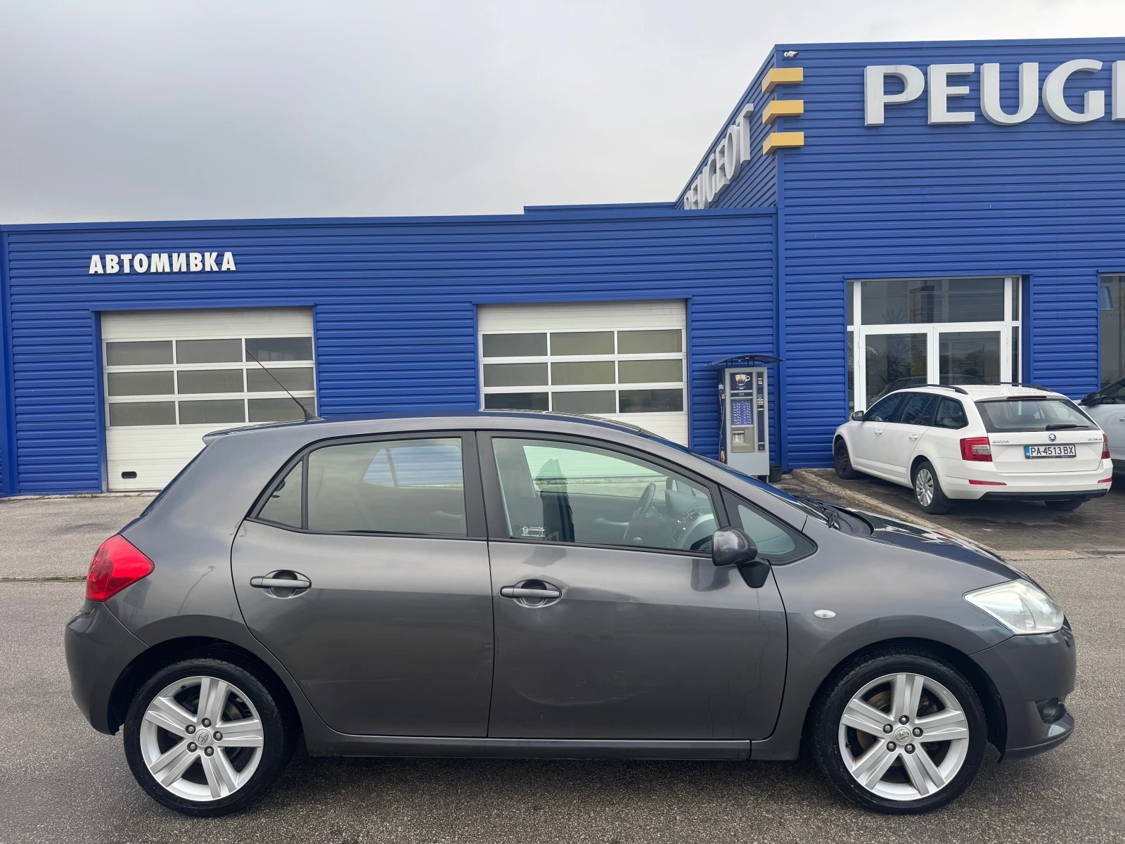 Toyota Auris 2.0D4D, снимка 6 - Автомобили и джипове - 54031019