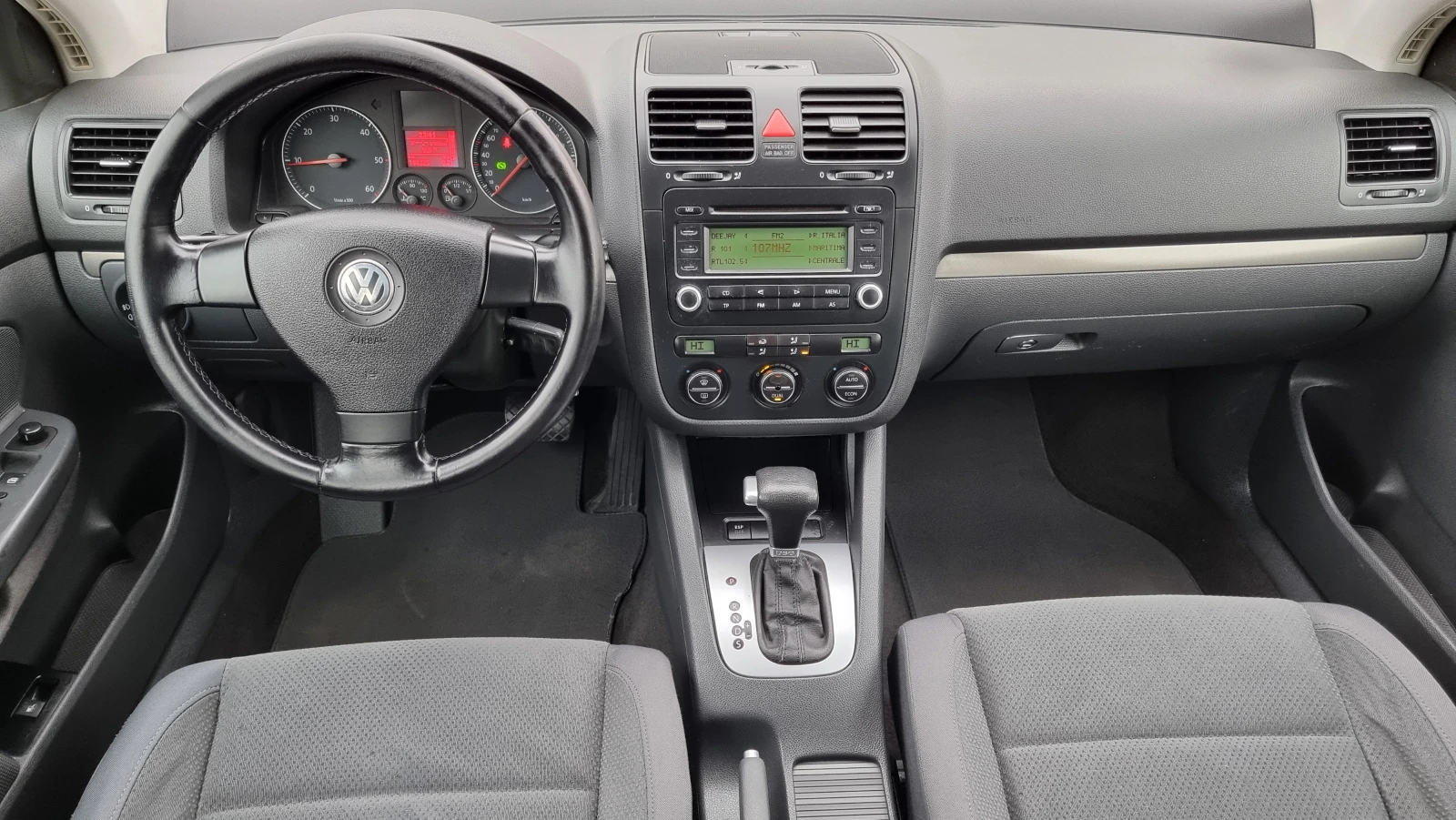 VW Golf 1.9TDI AUTOMATIC Euro4, снимка 14 - Автомобили и джипове - 54186842