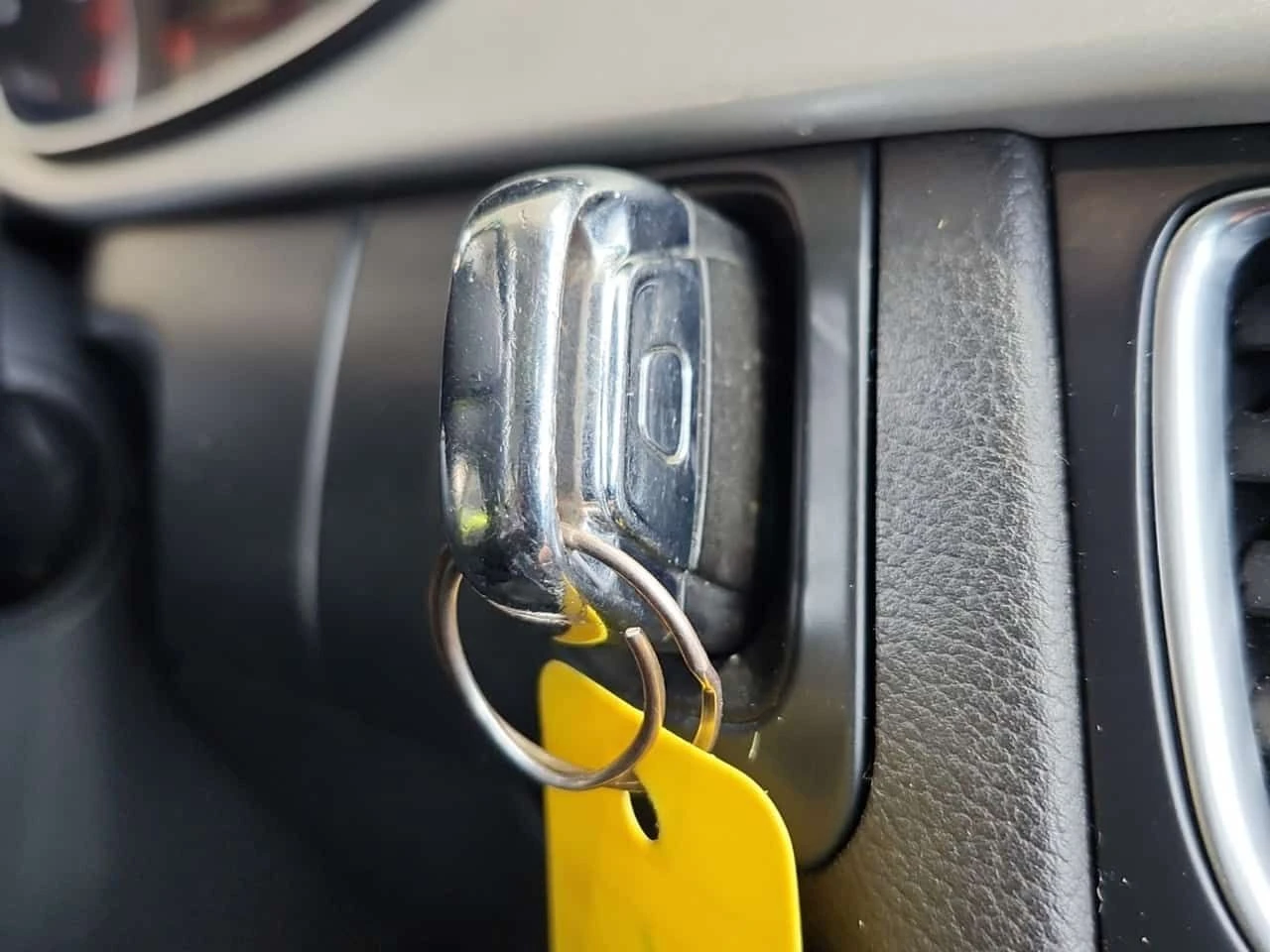 Audi A4 * PROGRESSIV PLUS * KEYLESS * ОТ ПРЕДСТАВИТЕЛСТВО, снимка 8 - Автомобили и джипове - 54252677