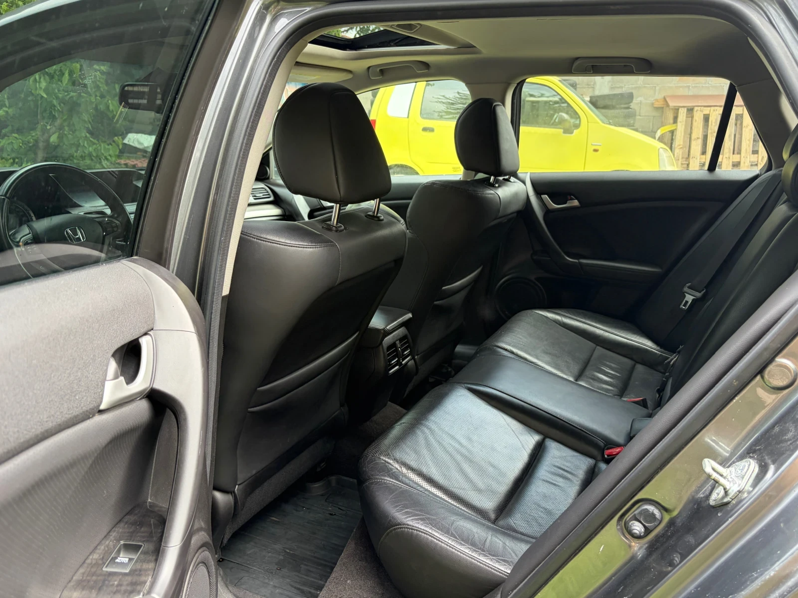 Honda Accord 2.4 i-VTEC, снимка 11 - Автомобили и джипове - 54584429