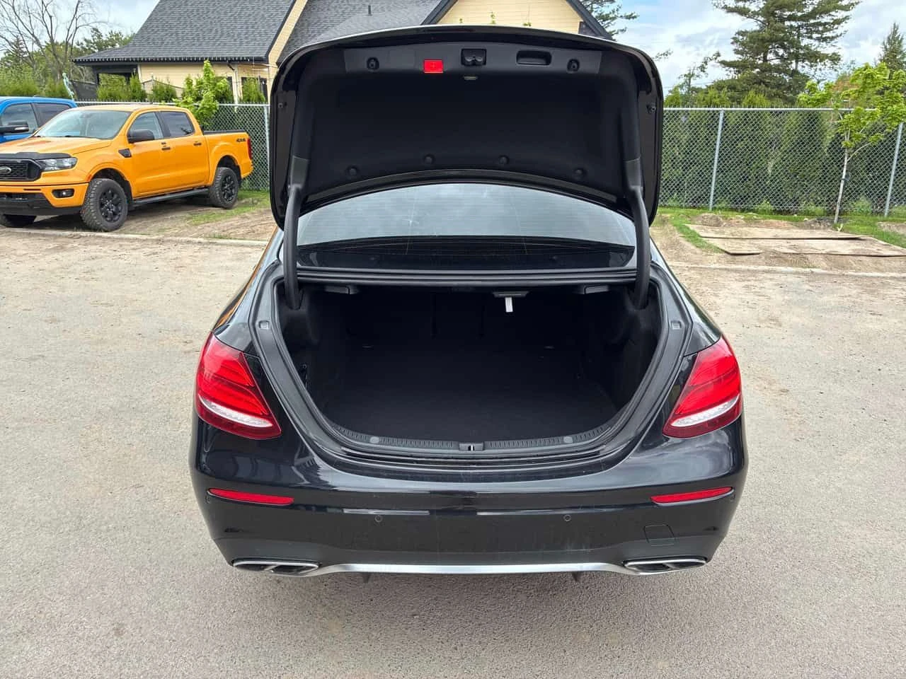 Mercedes-Benz E 43 AMG 4MATIC * АМБИЕНТНО ОСВЕТЛЕНИЕ* ПАНОРАМА* , снимка 13 - Автомобили и джипове - 54710449