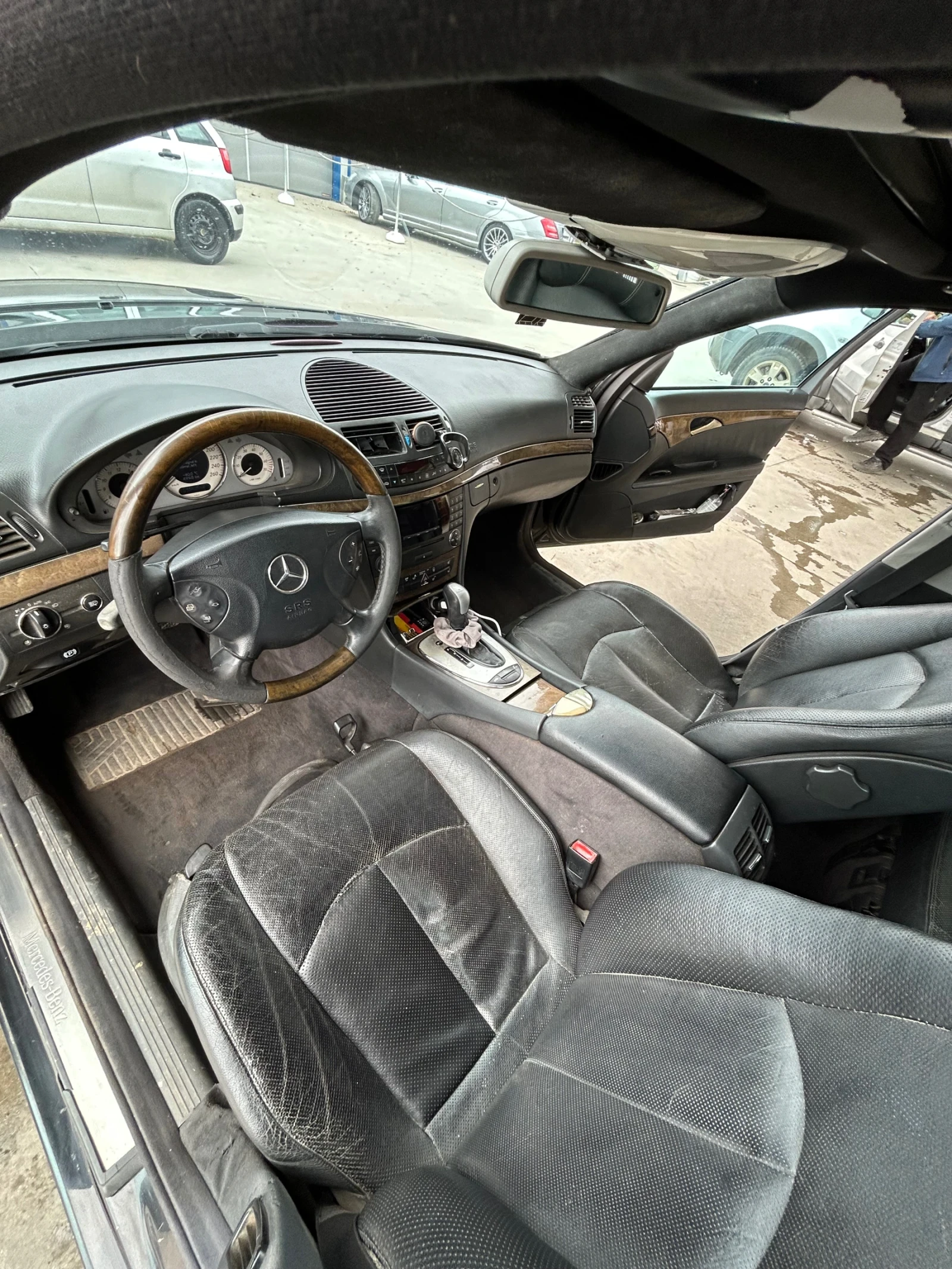 Mercedes-Benz E 500, снимка 9 - Автомобили и джипове - 54953716