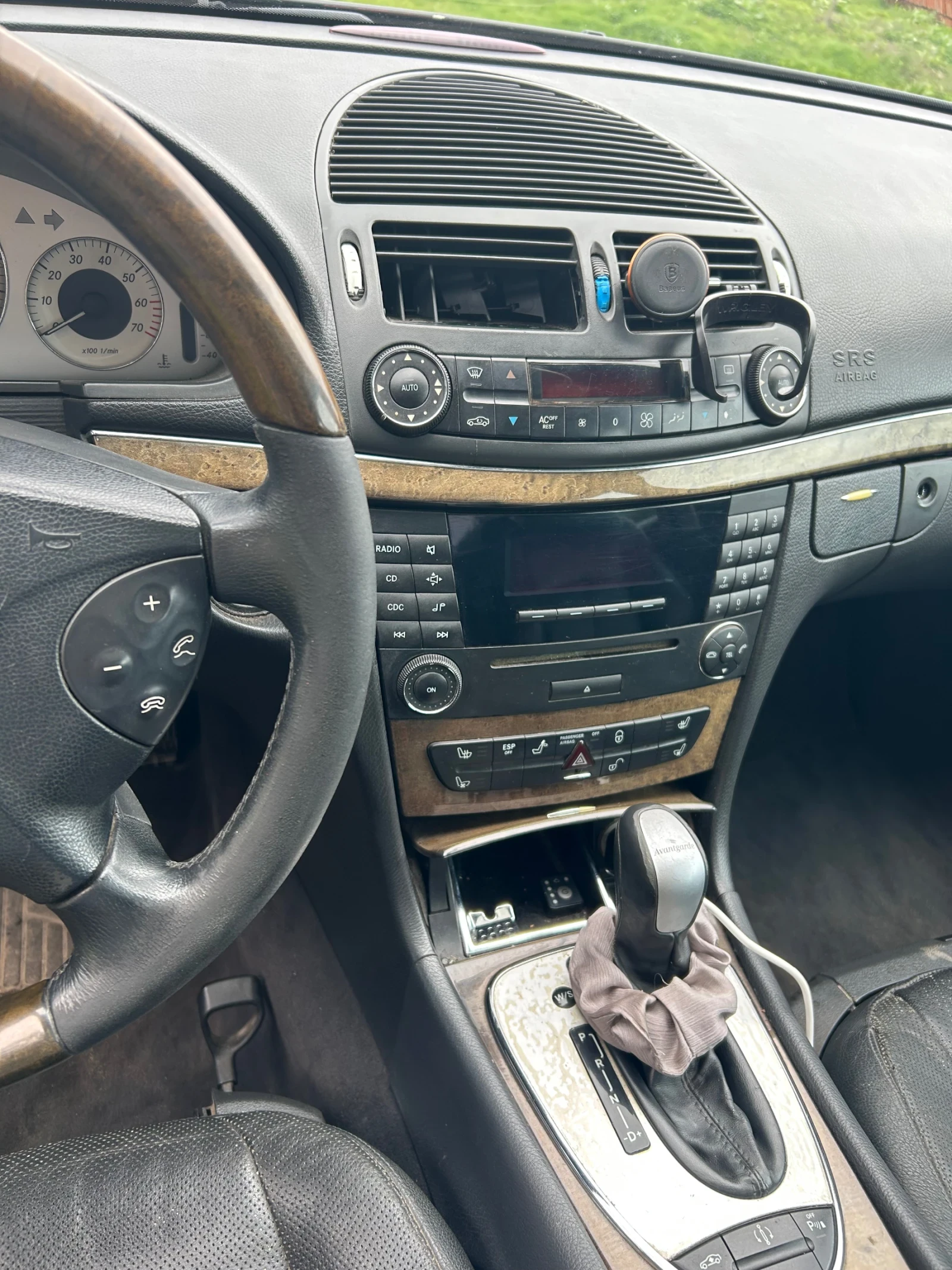 Mercedes-Benz E 500, снимка 5 - Автомобили и джипове - 54953716