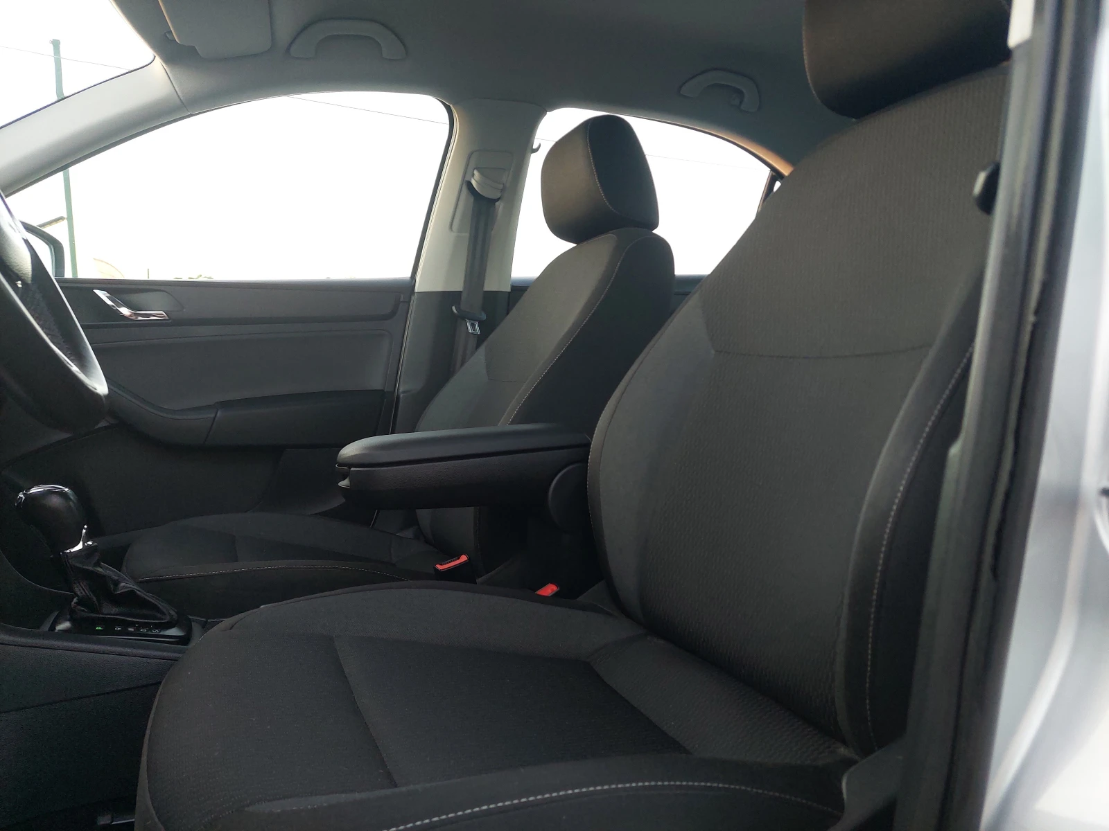 Skoda Rapid 1.4 TSI АВТОМАТИК , снимка 11 - Автомобили и джипове - 54967812