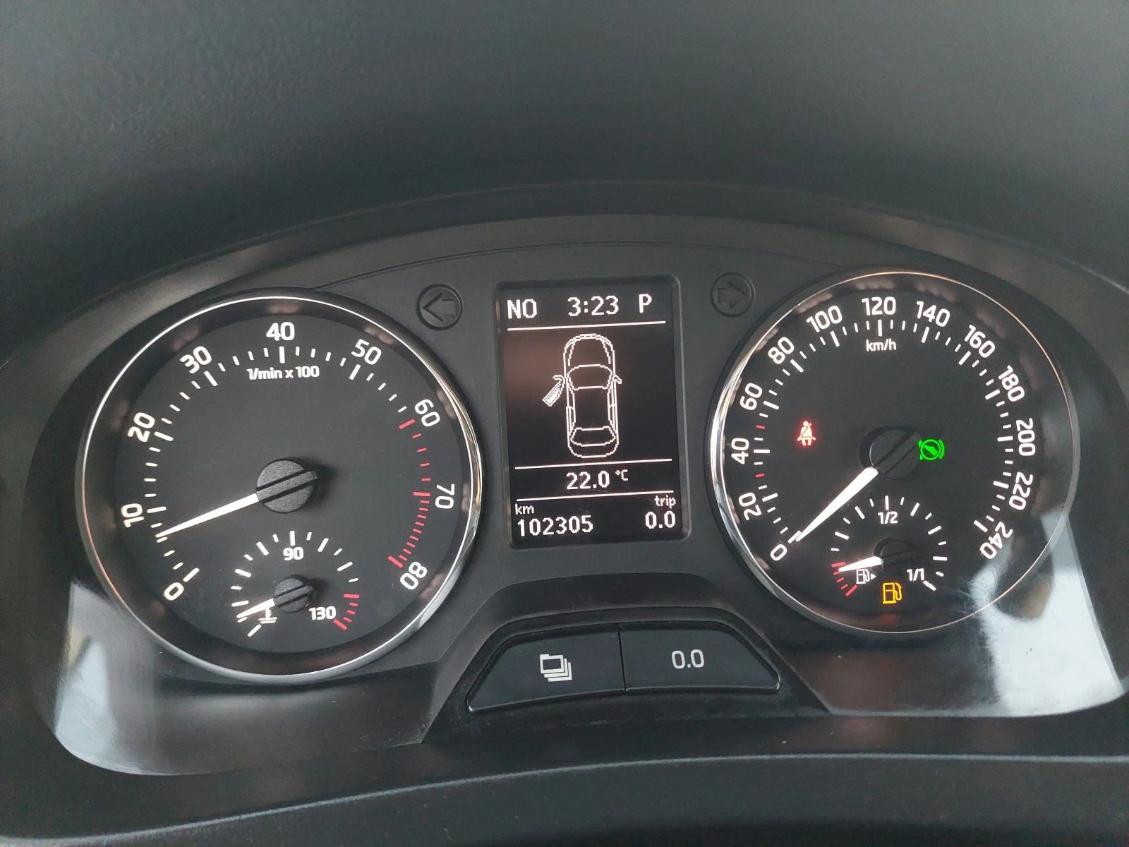 Skoda Rapid 1.4 TSI АВТОМАТИК , снимка 12 - Автомобили и джипове - 54967812