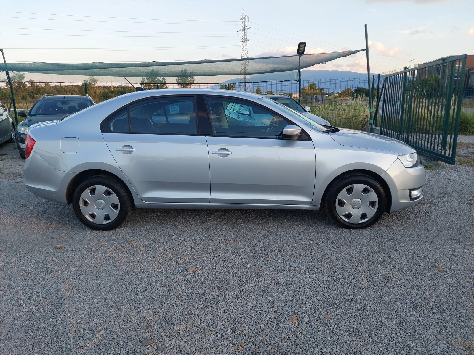 Skoda Rapid 1.4 TSI АВТОМАТИК , снимка 4 - Автомобили и джипове - 54967812