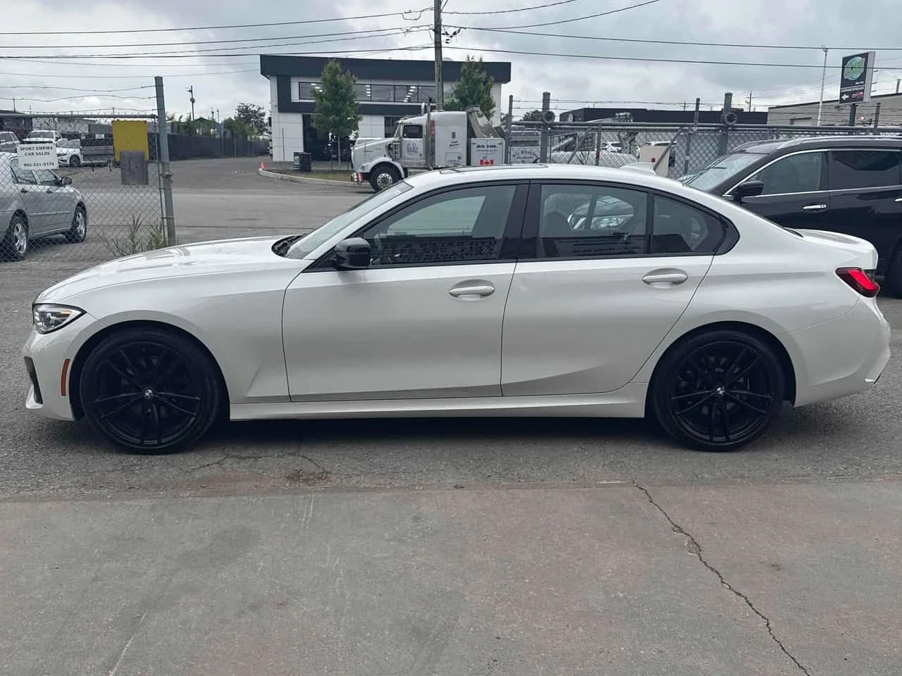 BMW 330 i xDrive/ПОДГРЕВИ/ШИБИДАХ, снимка 3 - Автомобили и джипове - 55064875