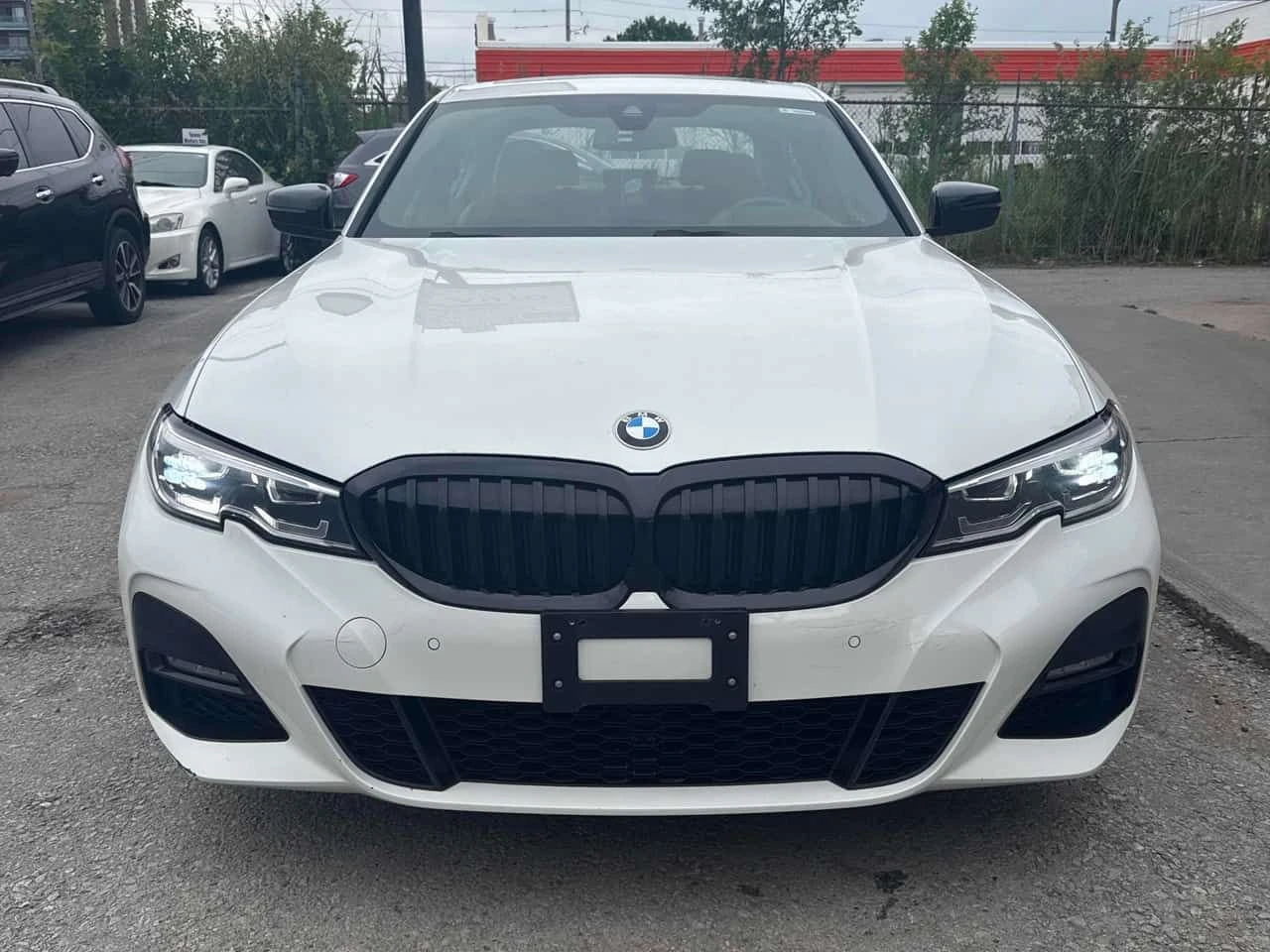 BMW 330 i xDrive/ПОДГРЕВИ/ШИБИДАХ, снимка 2 - Автомобили и джипове - 55064875