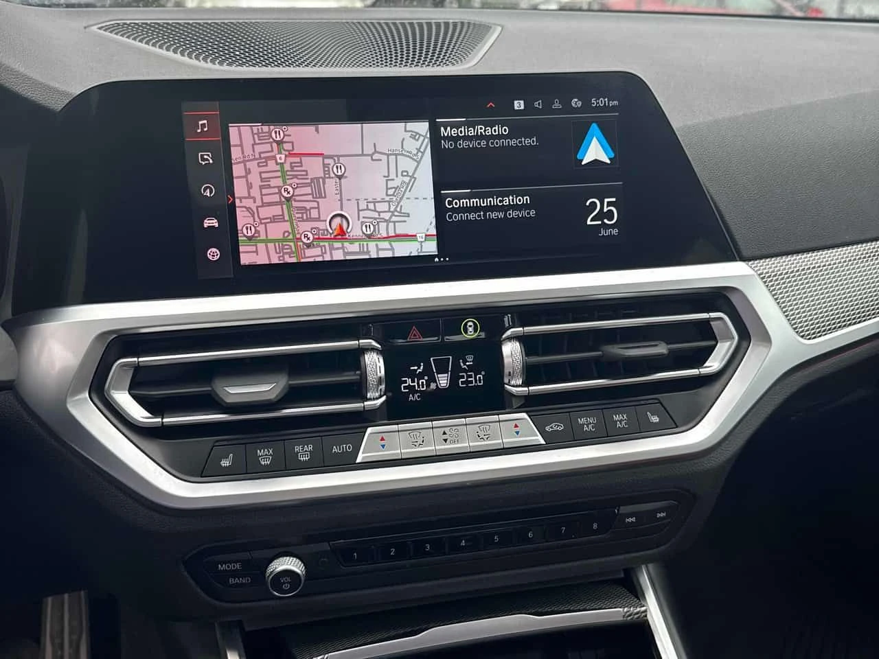 BMW 330 i xDrive/ПОДГРЕВИ/ШИБИДАХ, снимка 11 - Автомобили и джипове - 55064875