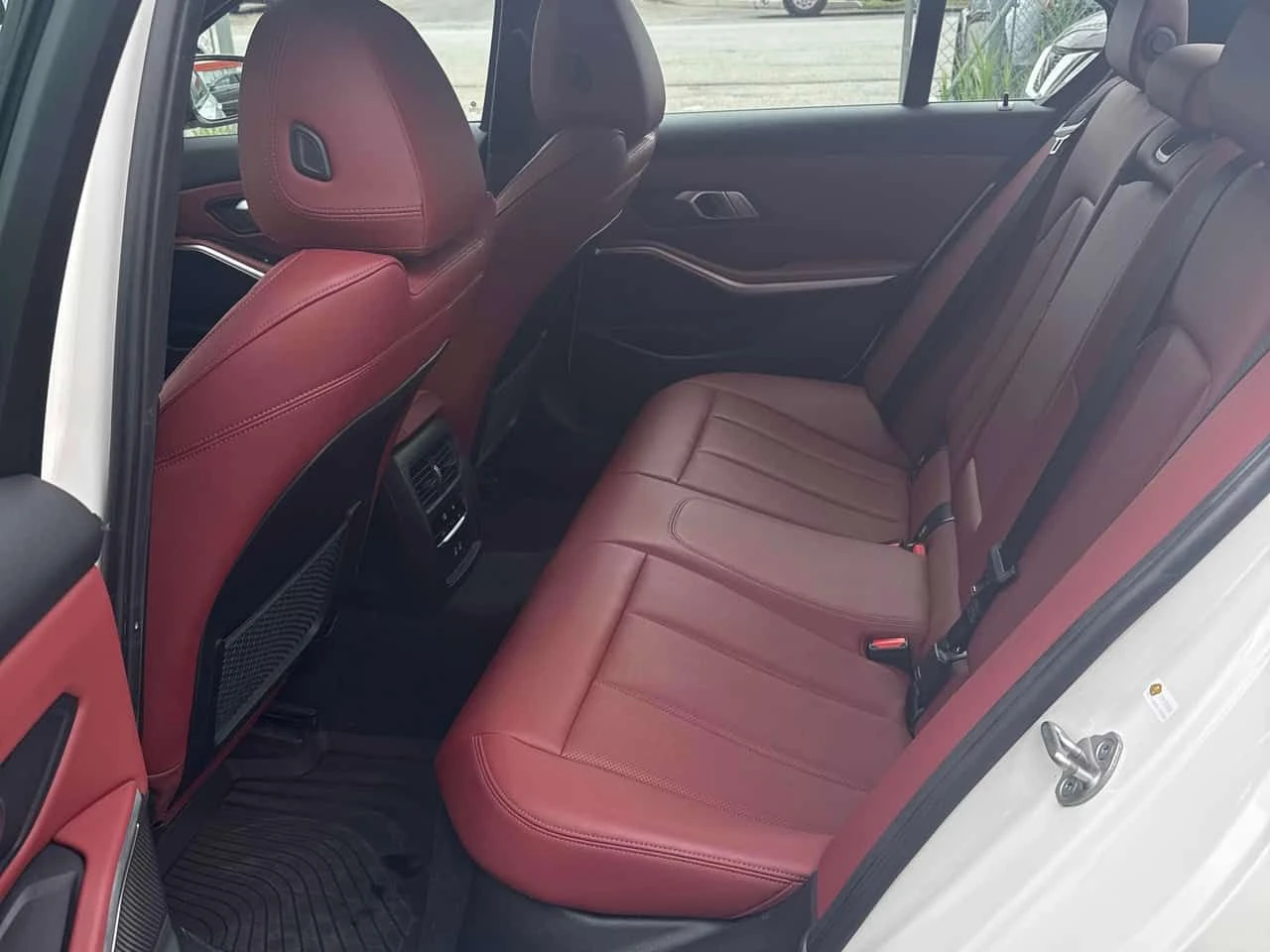 BMW 330 i xDrive/ПОДГРЕВИ/ШИБИДАХ, снимка 12 - Автомобили и джипове - 55064875