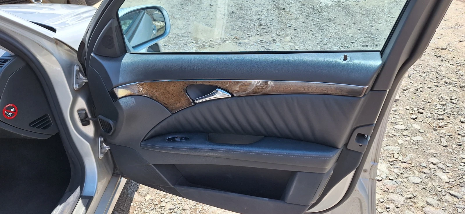 Mercedes-Benz E 320, снимка 5 - Автомобили и джипове - 55294111